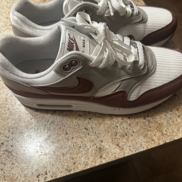 Women’s Air Max 1 - Picture 3 of 3